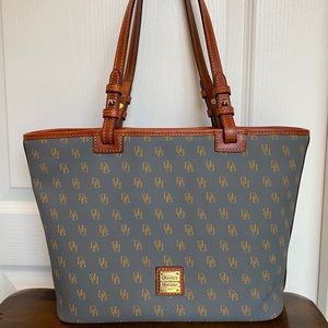 Dooney & Bourke Tote